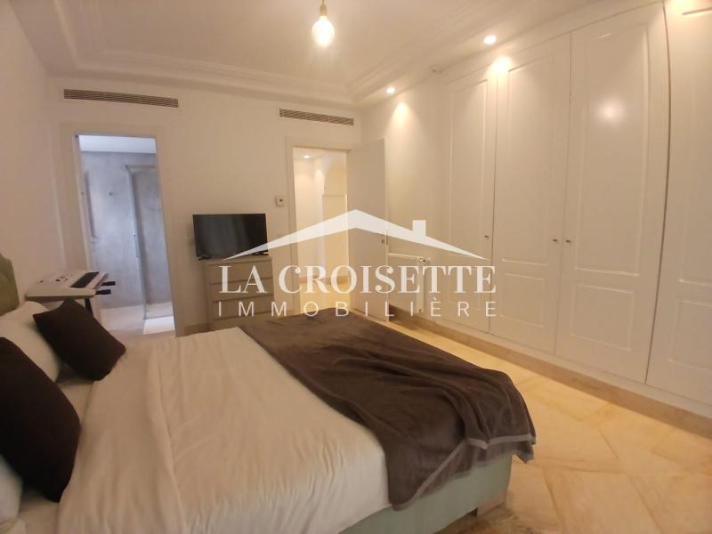 Villa meublée S+3 avec piscine et studio indépendant à Gammarth